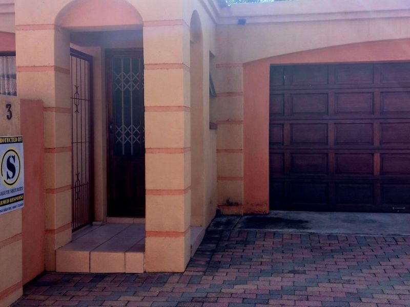 Townhouse For Sale in Polokwane Central - Photo 2