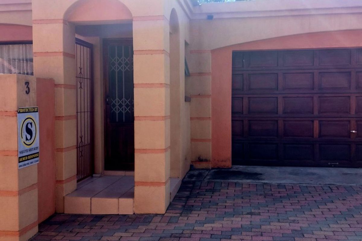 Townhouse For Sale in Polokwane Central - Photo 2