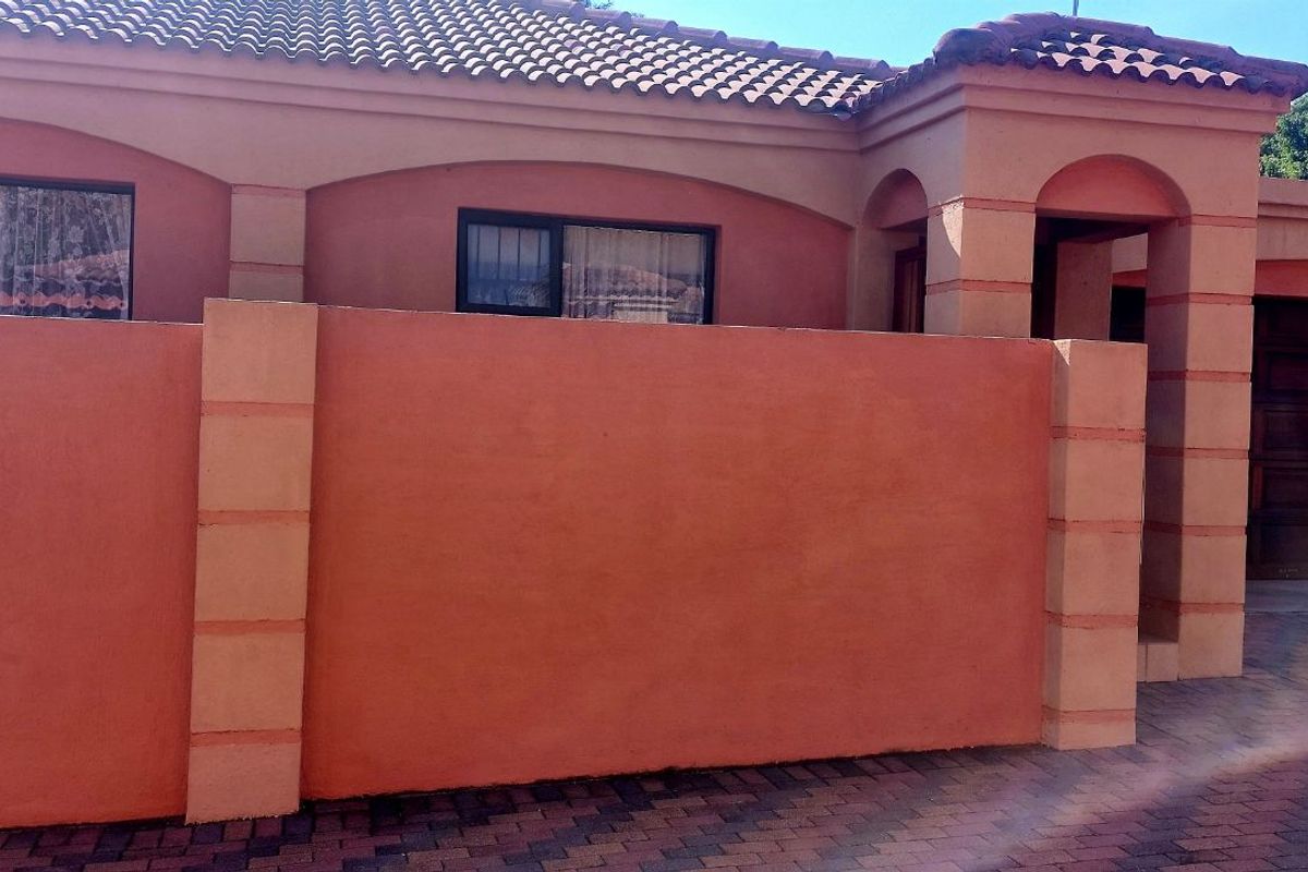 Townhouse For Sale in Polokwane Central - Photo 3