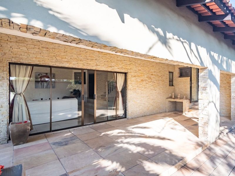 House For Sale in Bryanston - Photo 3