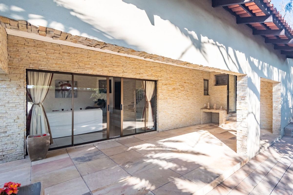 House For Sale in Bryanston - Photo 3
