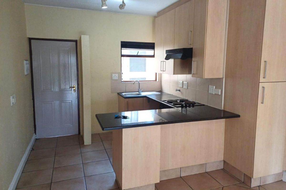 House For Sale in Fourways - Photo 3