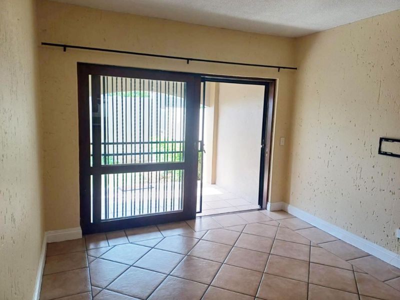 House For Sale in Fourways - Photo 5