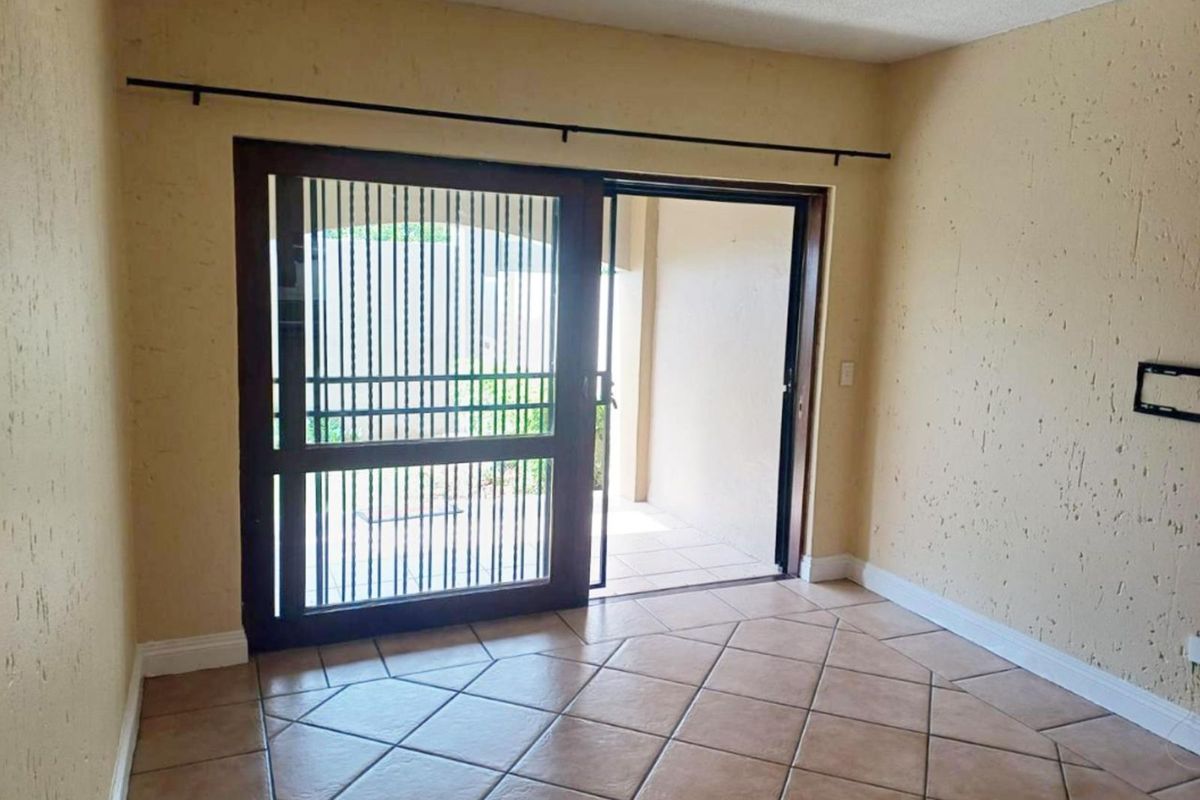 House For Sale in Fourways - Photo 5
