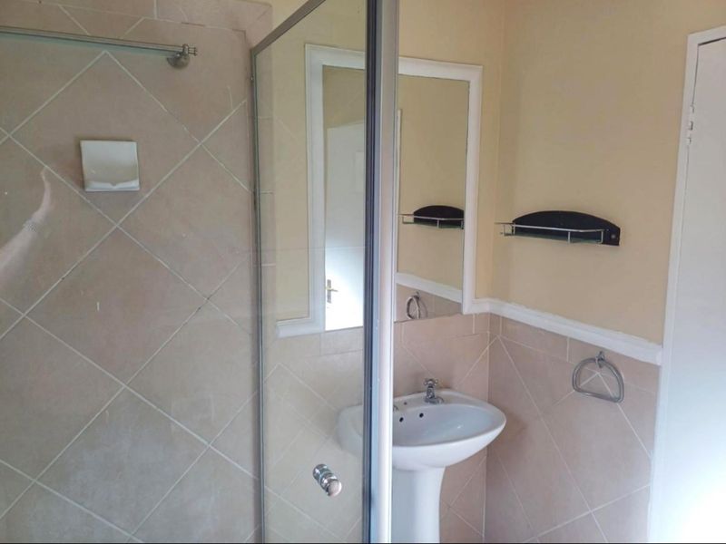 House For Sale in Fourways - Photo 10