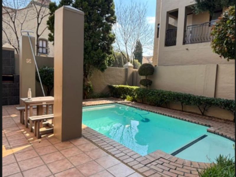 House For Sale in Fourways - Photo 1