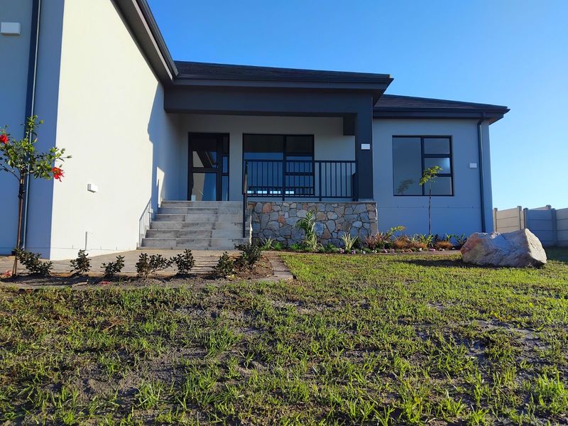House For Sale in Stilbaai Wes - Photo 2