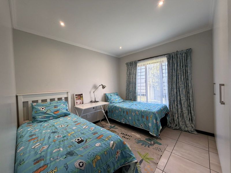 House For Sale in Lonehill - Photo 10