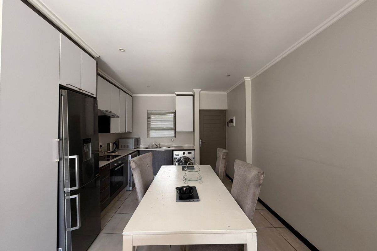 House For Sale in Lonehill - Photo 4