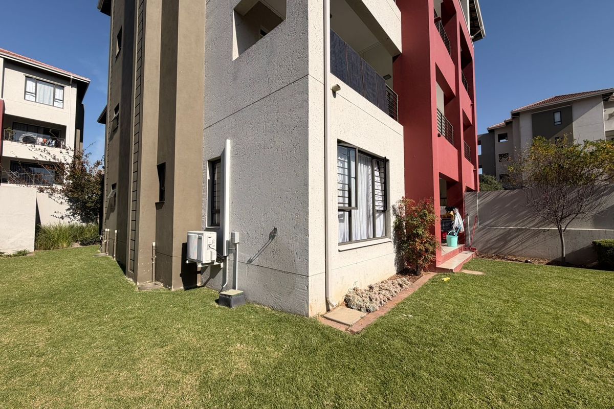 House For Sale in Lonehill - Photo 2