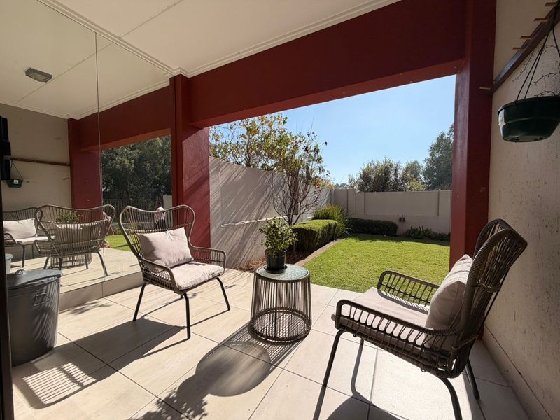 Apartment To Rent in Lonehill - Photo 1