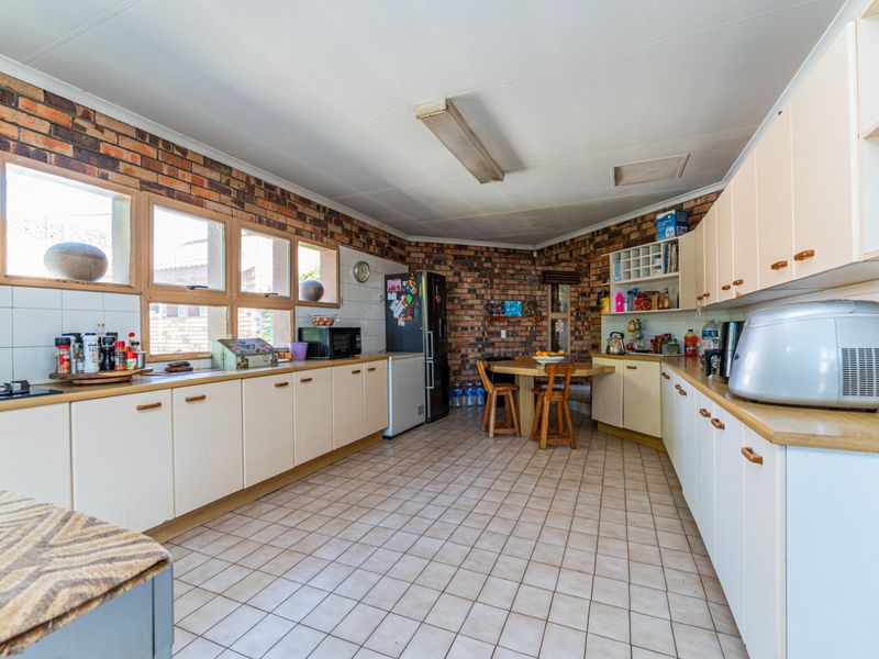 House For Sale in Northcliff - Photo 9