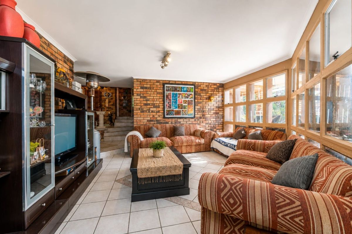 House For Sale in Northcliff - Photo 5