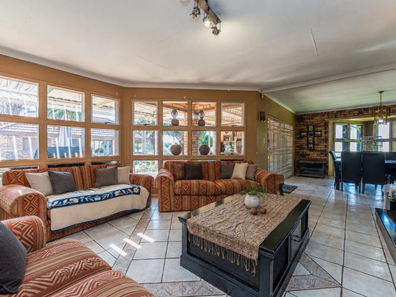 House For Sale in Northcliff - Photo 4