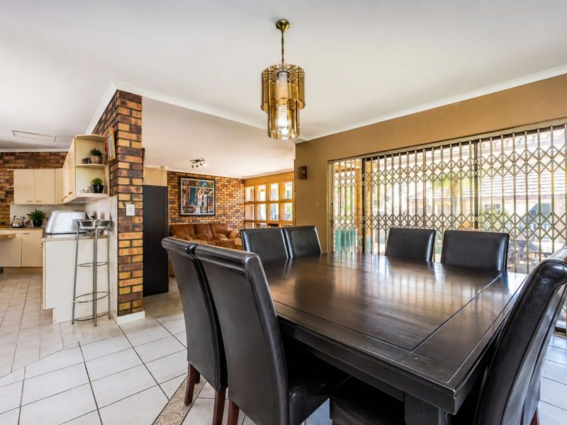 House For Sale in Northcliff - Photo 7