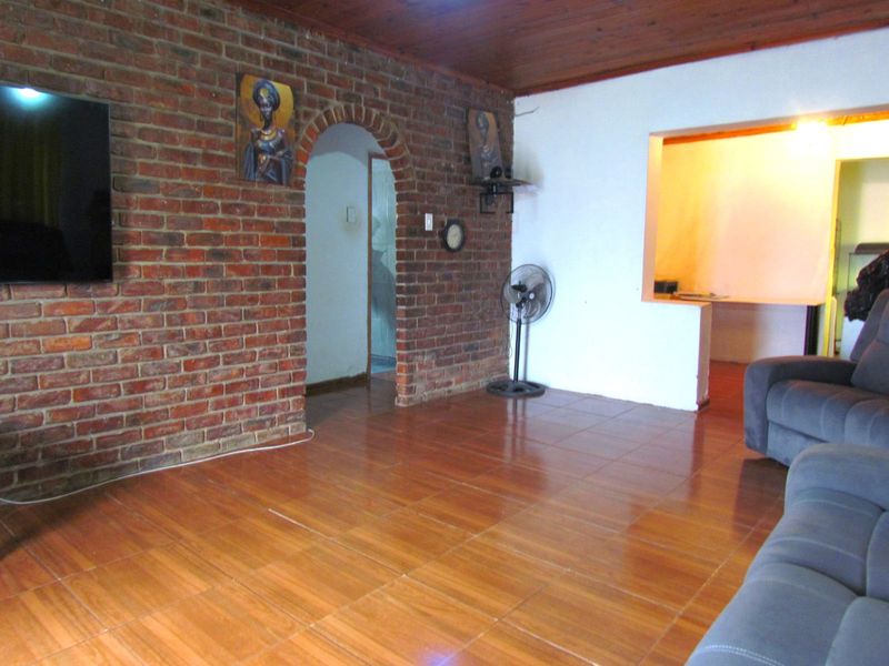 House For Sale in Uitenhage Central - Photo 6