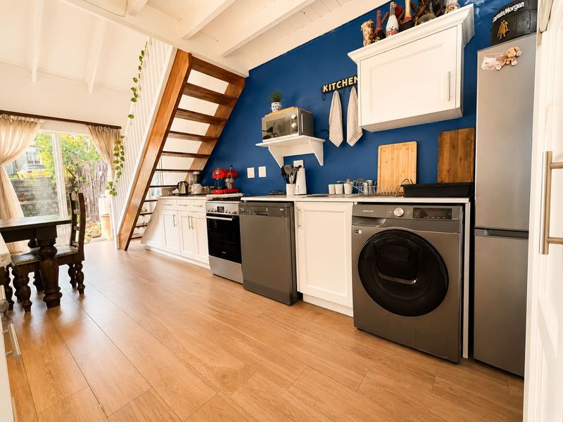 Townhouse For Sale in Douglasdale - Photo 8