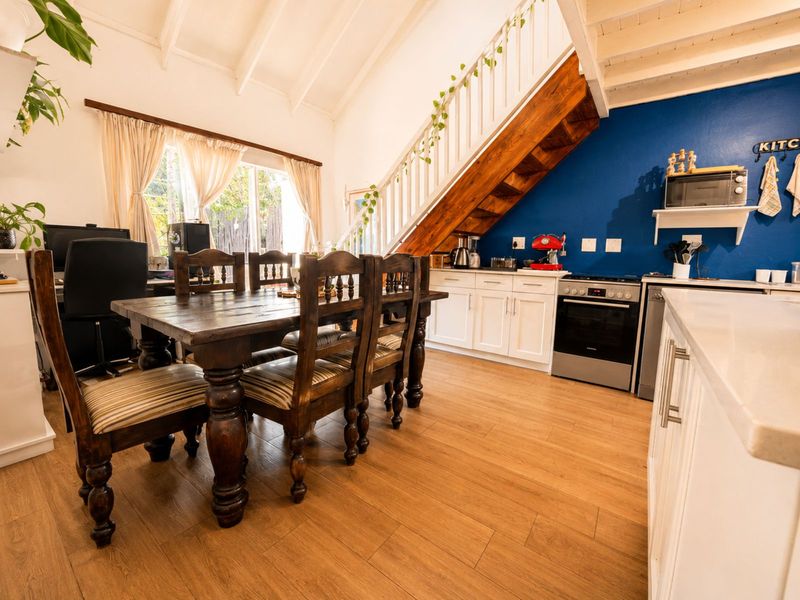 Townhouse For Sale in Douglasdale - Photo 6