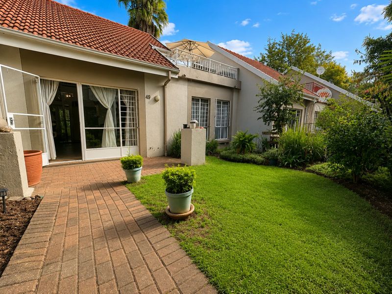 Townhouse For Sale in Douglasdale - Photo 1