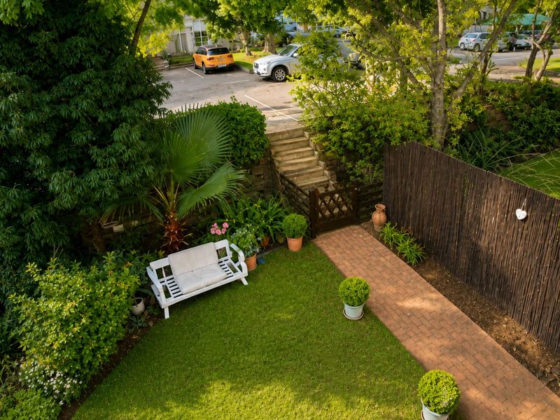 Townhouse For Sale in Douglasdale - Photo 3
