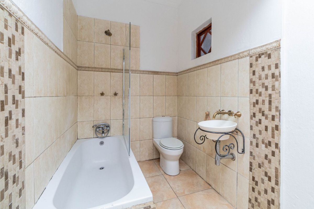 Apartment To Rent in North Riding - Photo 4