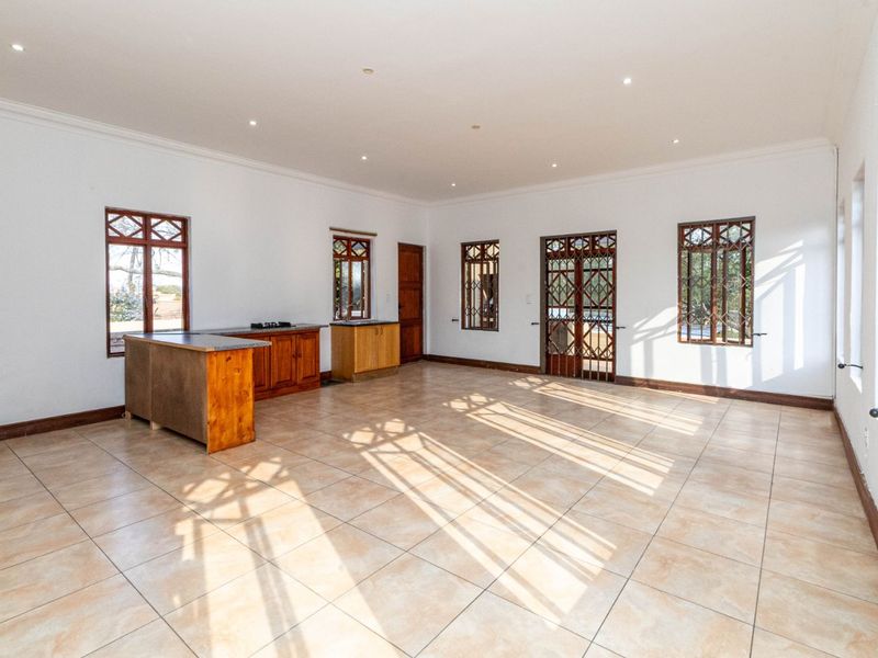 Apartment To Rent in North Riding - Photo 2