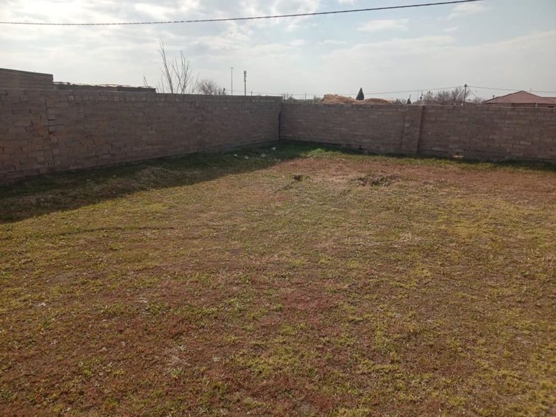 House For Sale in Zamdela - Photo 3