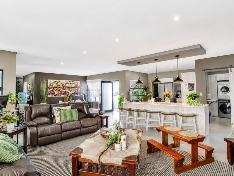 House For Sale in Hartland Lifestyle Estate - Photo 7