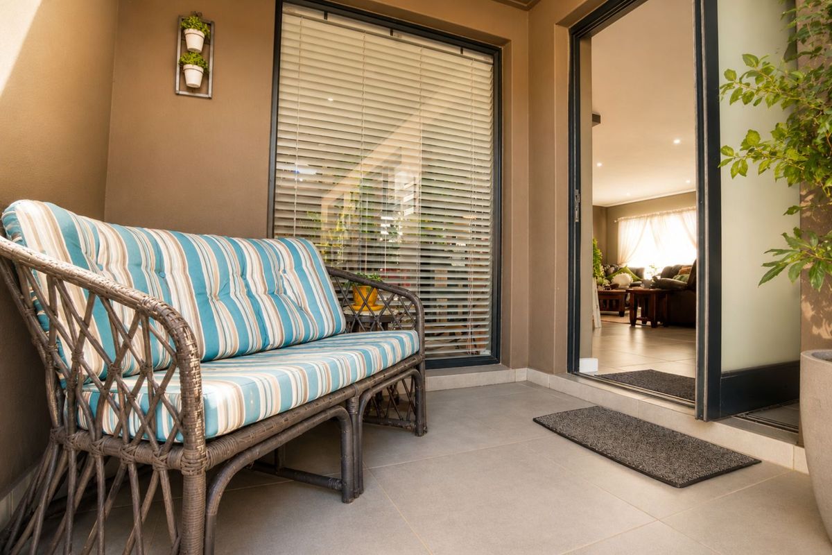 House For Sale in Hartland Lifestyle Estate - Photo 4