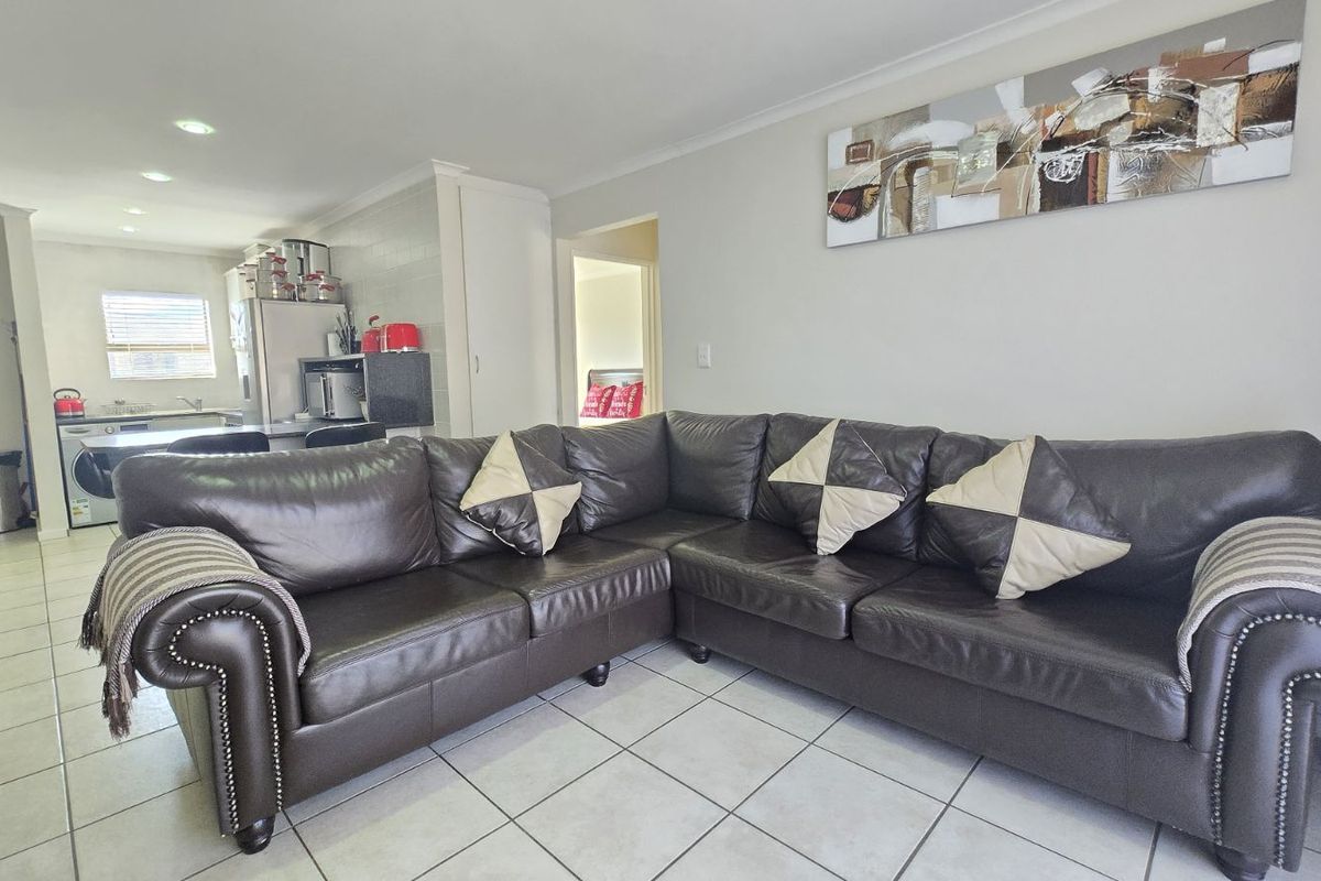 Apartment For Sale in Fairview Golf Estate - Photo 2