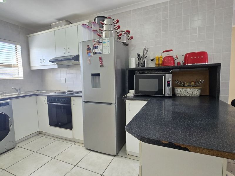 Apartment For Sale in Fairview Golf Estate - Photo 3