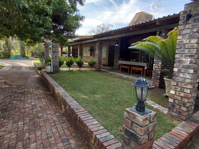 House For Sale in West Bank - Photo 1