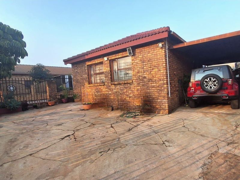 House For Sale in Philip Nel Park - Photo 2