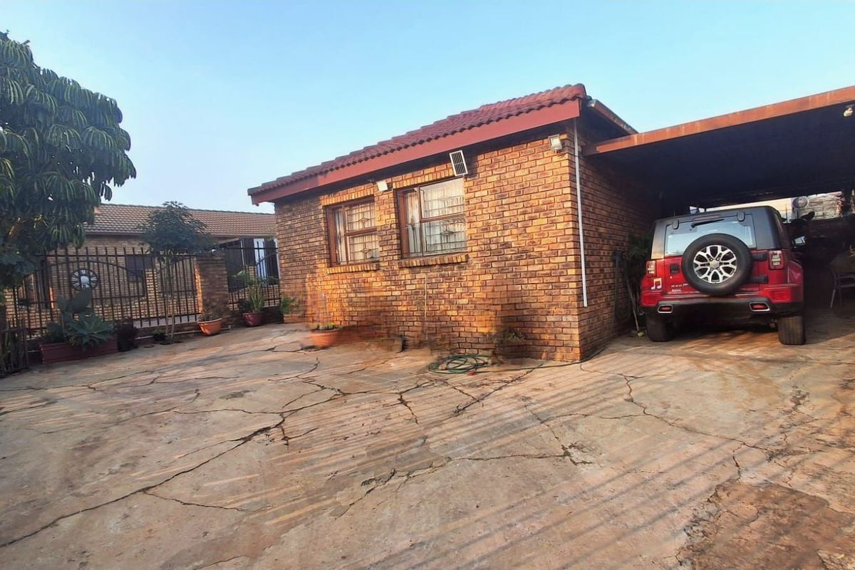 House For Sale in Philip Nel Park - Photo 2