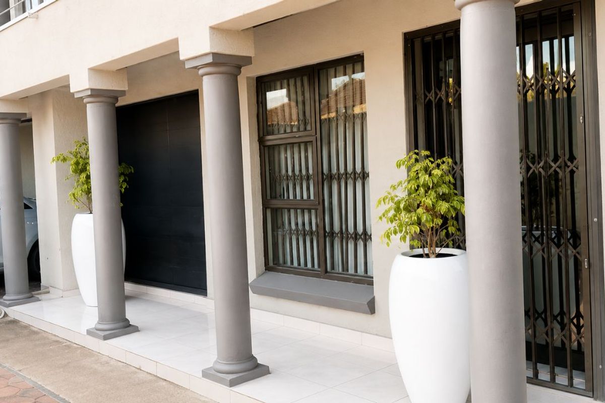 House For Sale in African Jewel - Photo 2