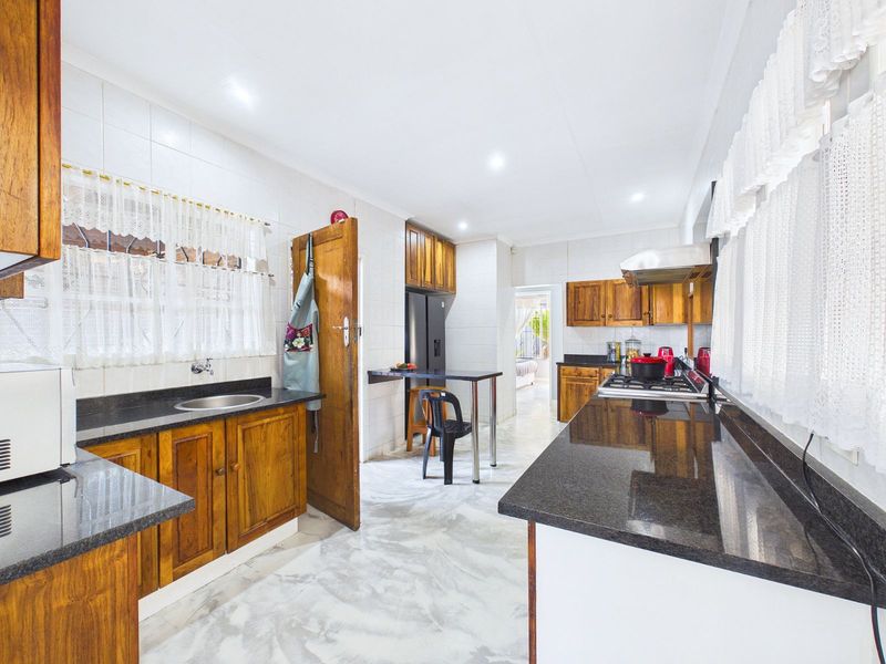 House For Sale in Discovery - Photo 7