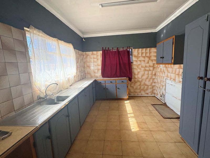 House For Sale in Cassandra - Photo 6
