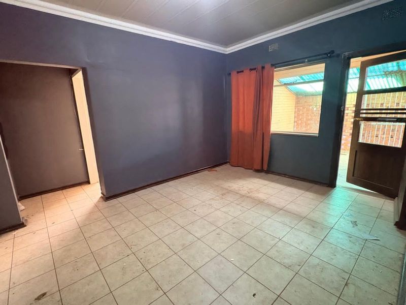 House For Sale in Cassandra - Photo 3