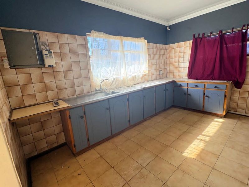 House For Sale in Cassandra - Photo 4