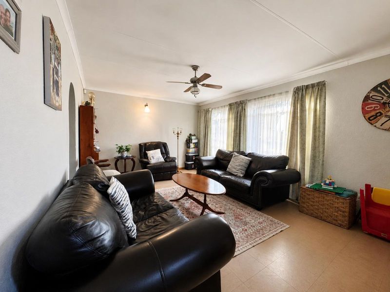 House For Sale in Secunda Central - Photo 4