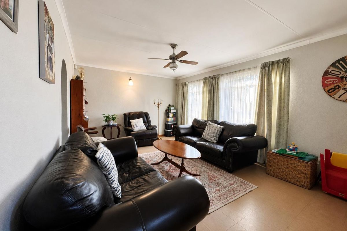 House For Sale in Secunda Central - Photo 4