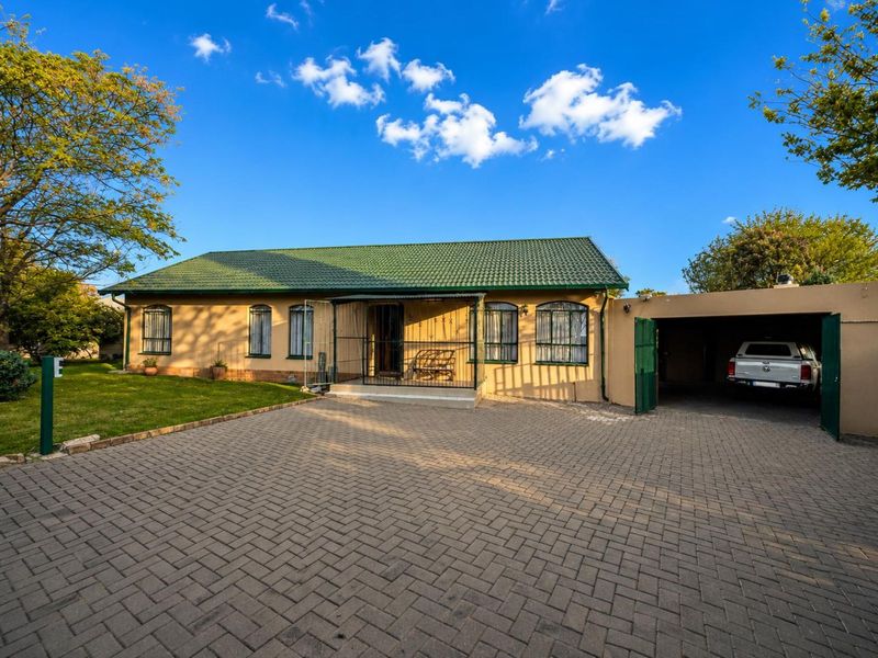 House For Sale in Secunda Central - Photo 1