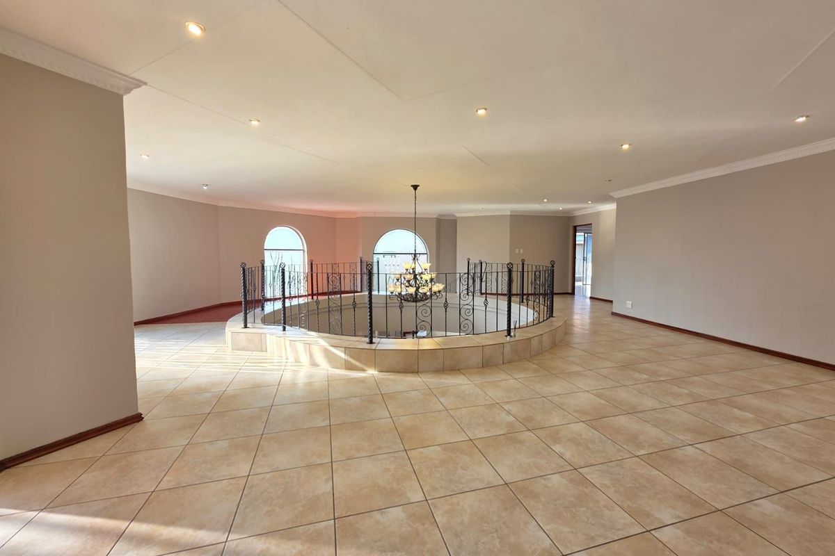 House For Sale in Roylglen Gardens - Photo 5