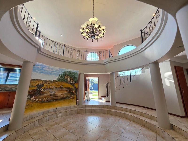 House For Sale in Roylglen Gardens - Photo 7