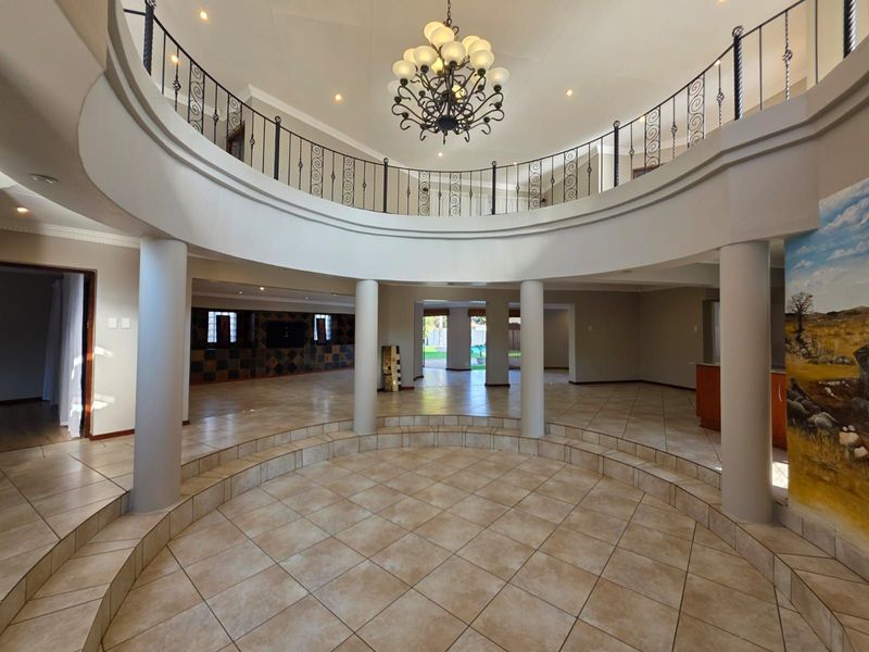 House For Sale in Roylglen Gardens - Photo 6