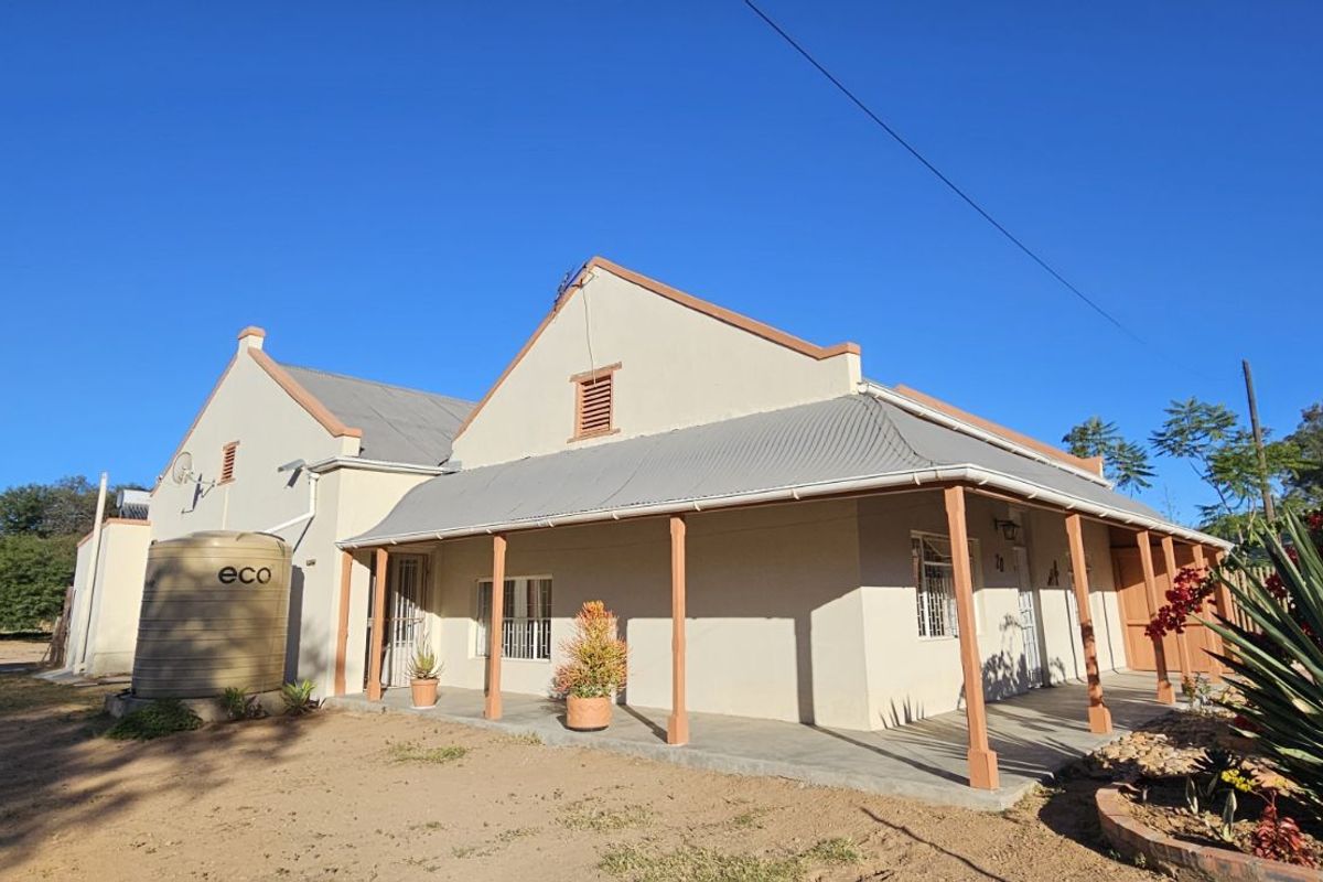 House For Sale in Steytlerville Central - Photo 4