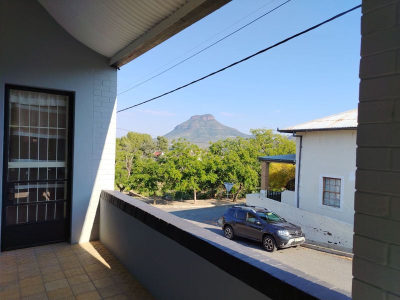 House For Sale in Graaff-Reinet Central - Photo 2