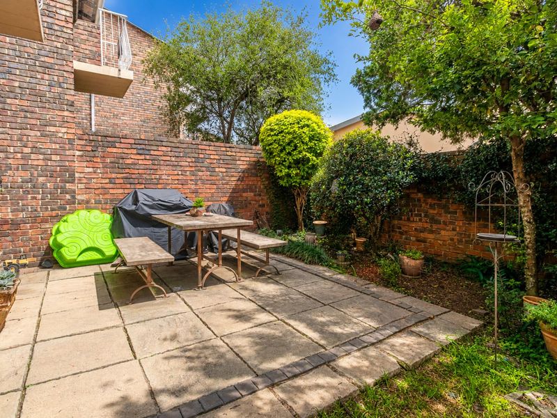 Townhouse For Sale in Randpark Ridge - Photo 4