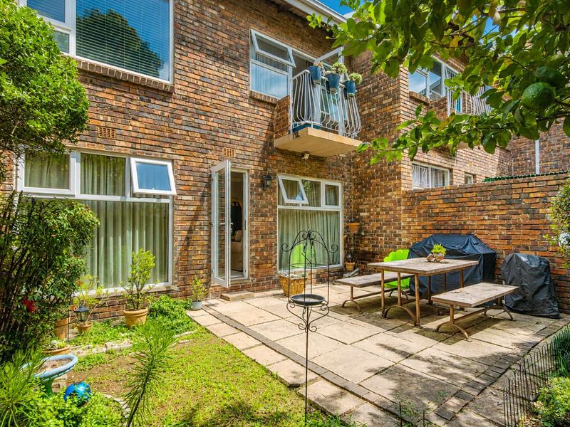 Townhouse For Sale in Randpark Ridge - Photo 1