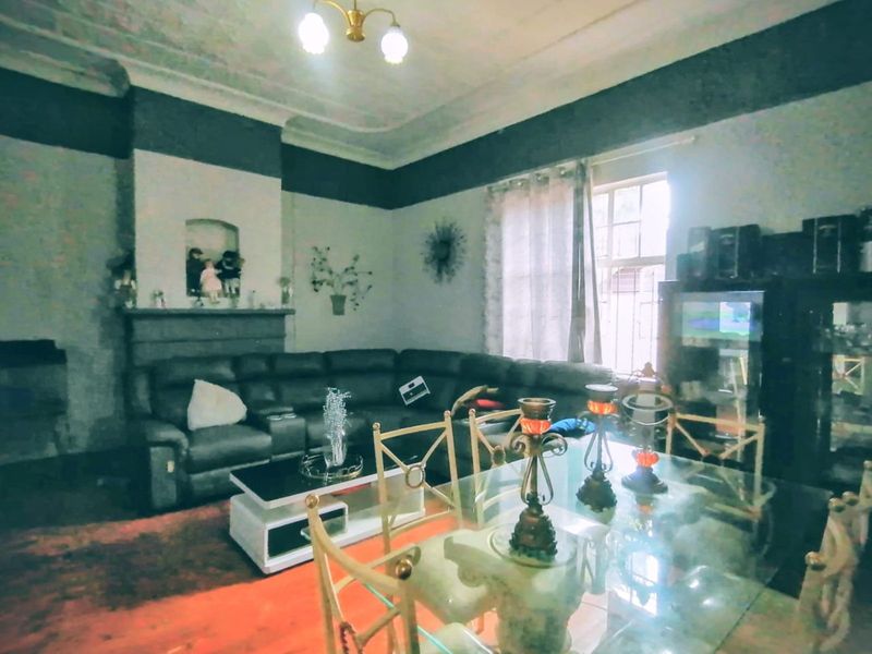 House For Sale in Riviera - Photo 5